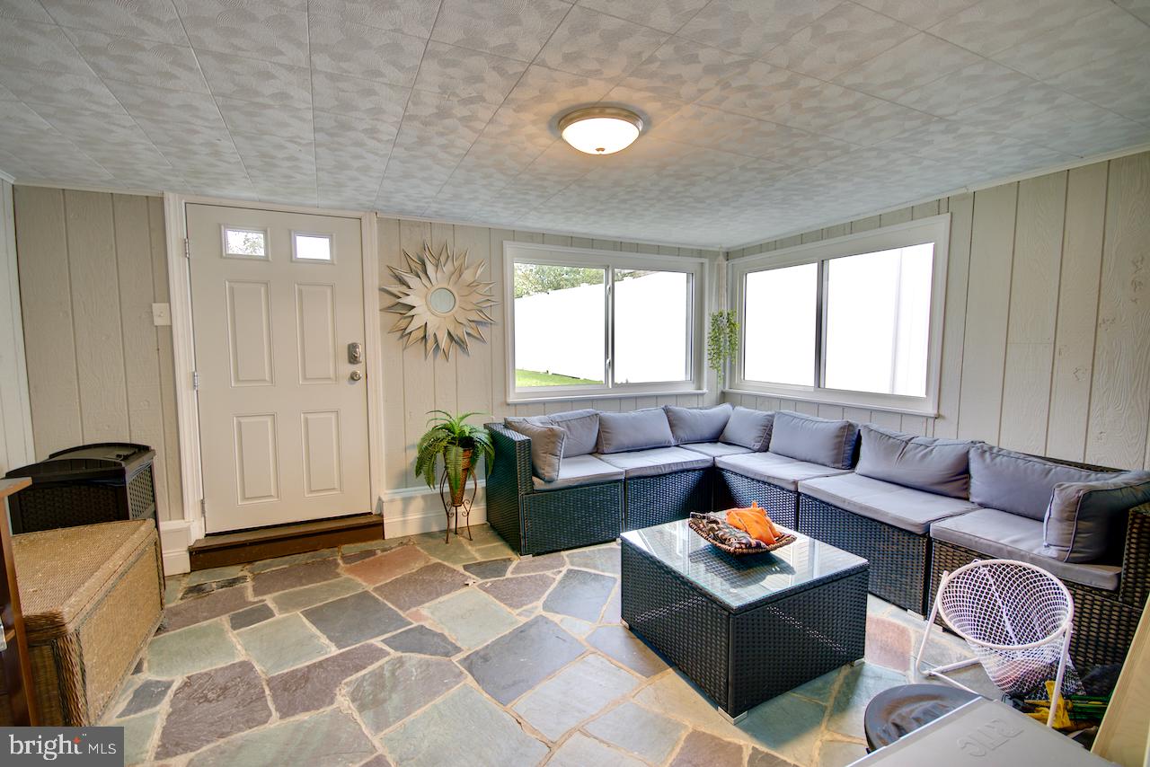 489 Maple Street Warminster, PA 18974 - Photo 13 of 22