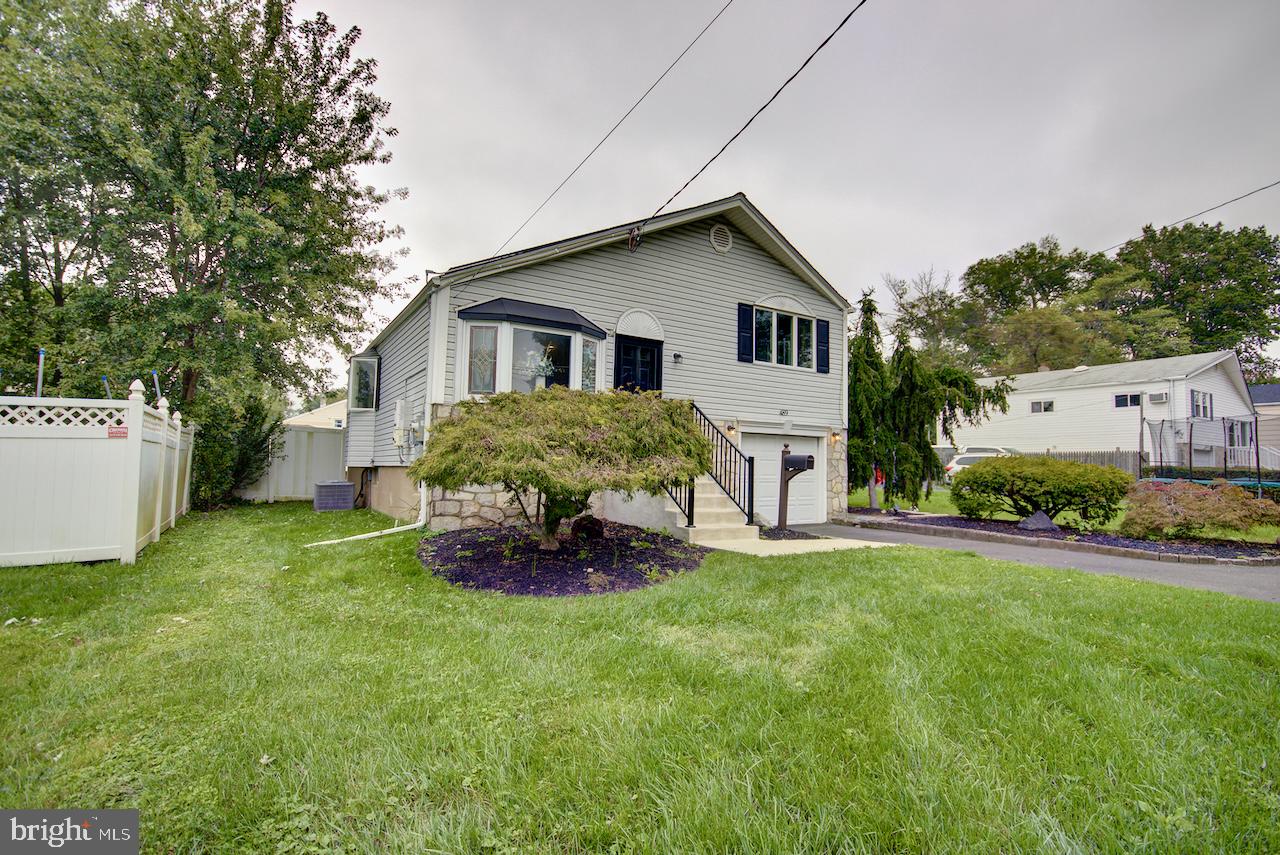 489 Maple Street Warminster, PA 18974 - Photo 2 of 22