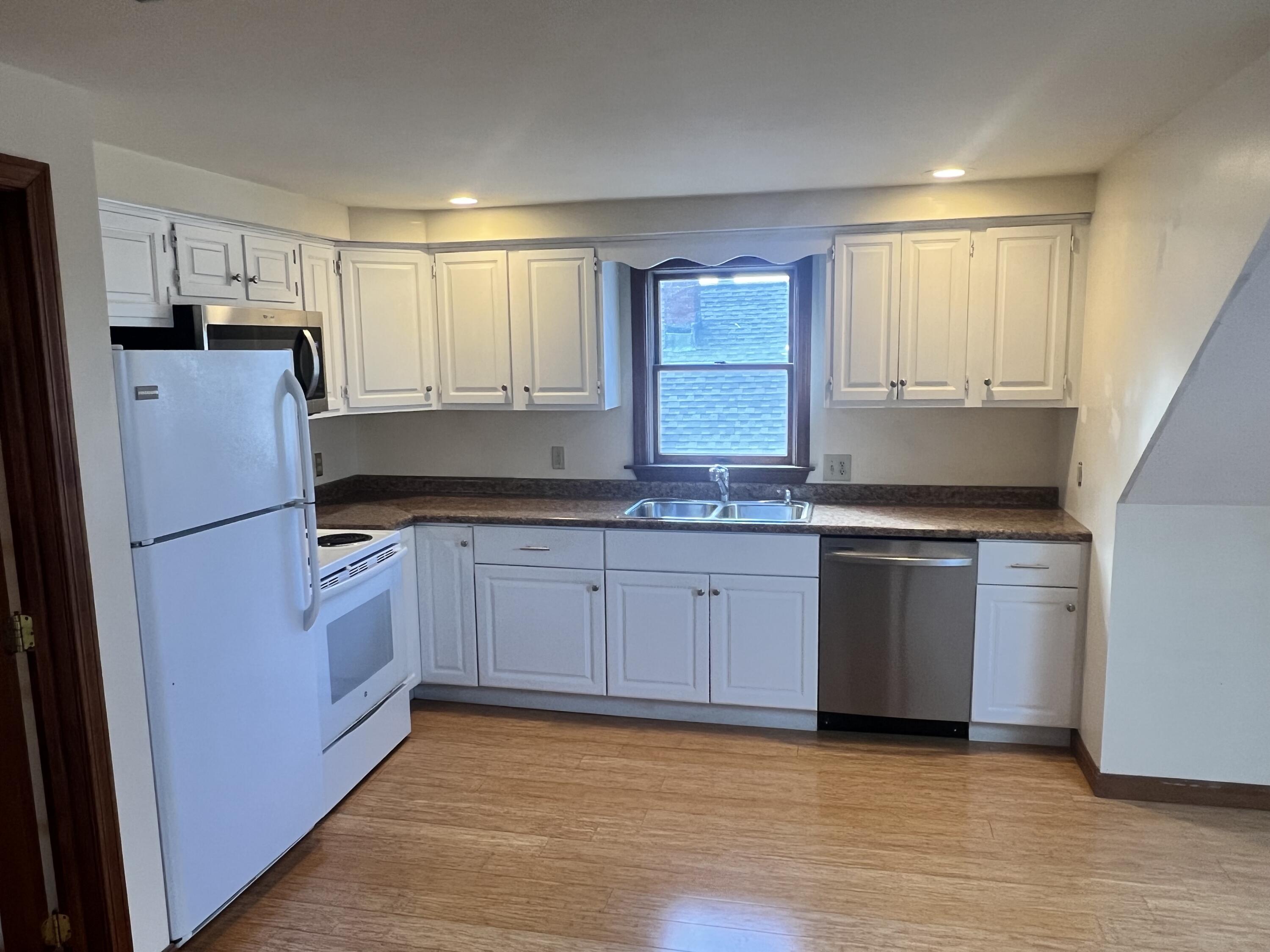 19 William Street Portland, ME 04103 - Photo 19 of 46 3rd fl