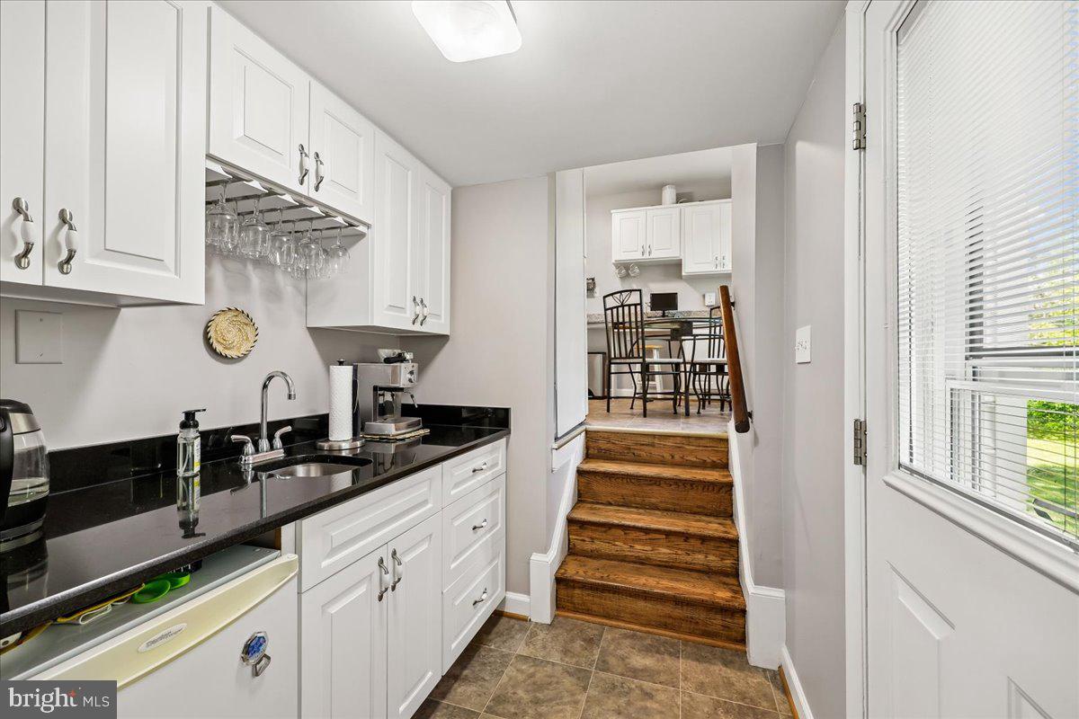 1421 Morningside Drive Silver Spring, MD 20904 - Photo 6 of 37 Wet bar off kitchen