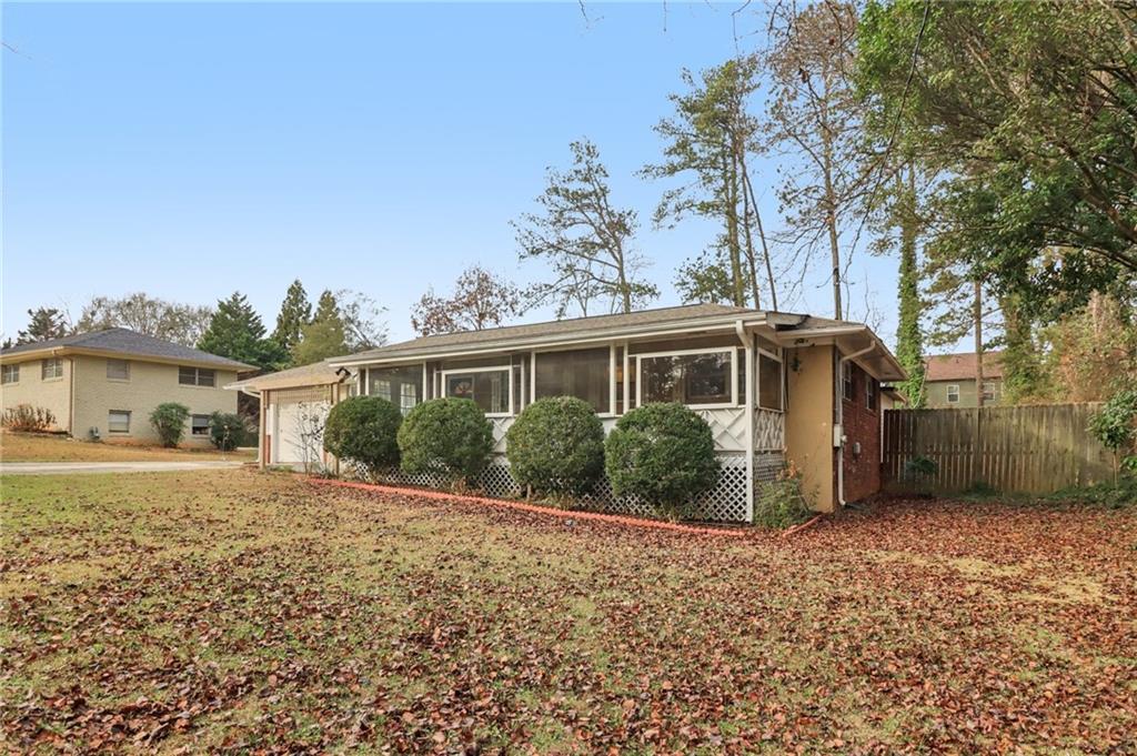716 Carolina Roads Southwest Marietta, GA 30008 - Photo 6 of 48