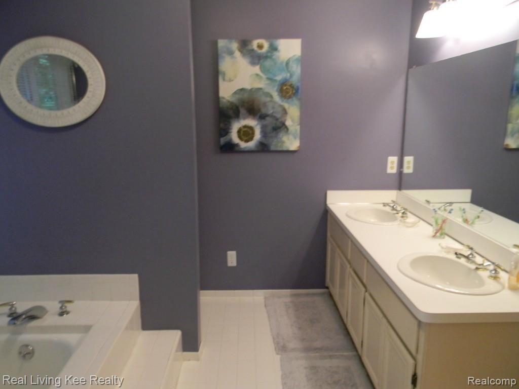 3717 Summit Ridge Drive Rochester, MI 48306 - Photo 58 of 64 DSCN7904.jpg