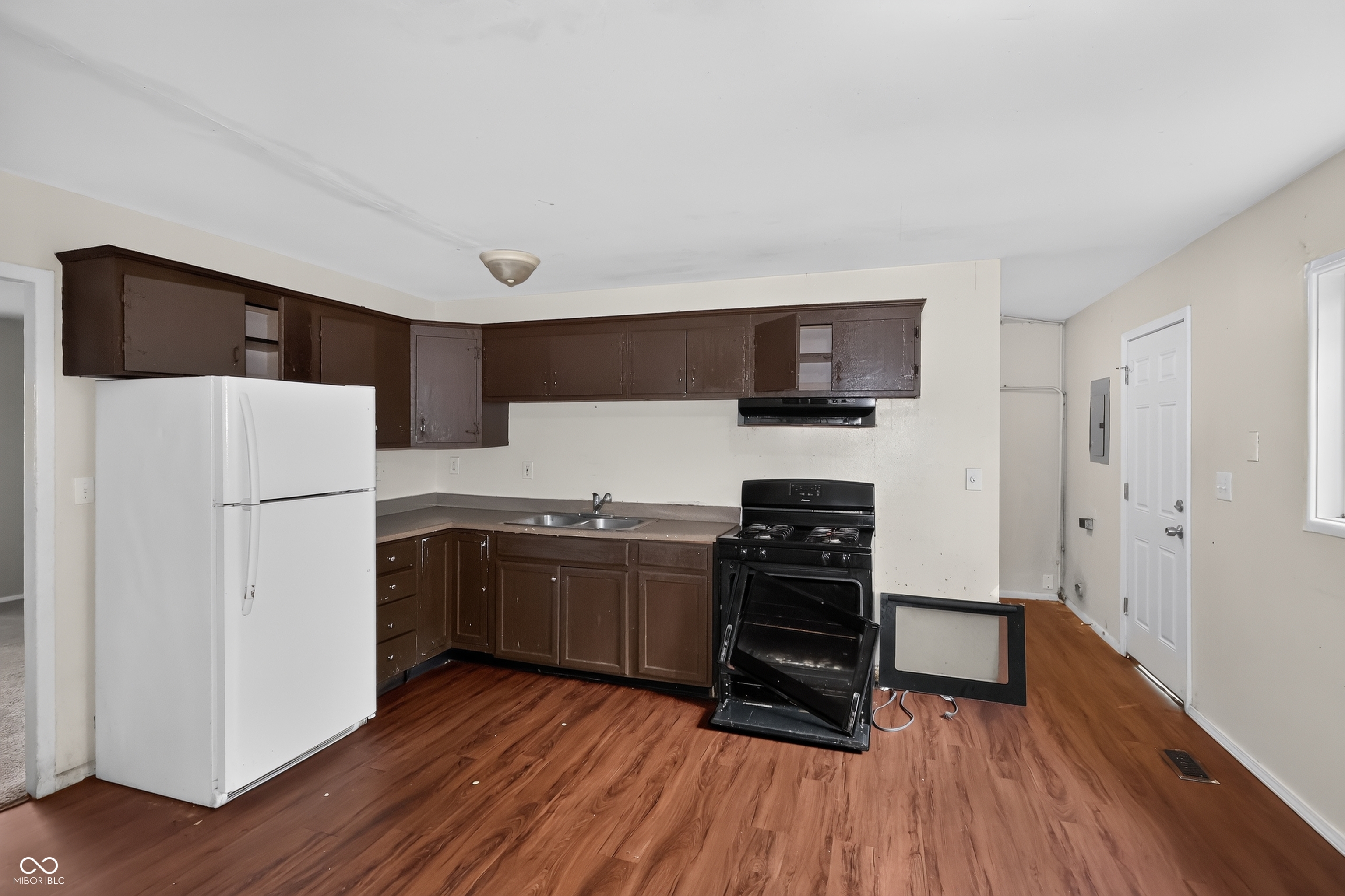 9926 Montery Road Indianapolis, IN 46235 - Photo 6 of 16