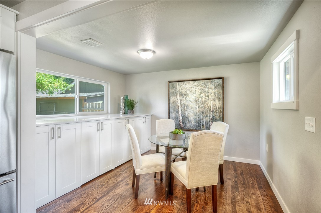 3422 Northeast 6th Street Renton, WA 98056 - Photo 5 of 9