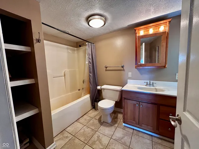 $795,000 | 9136 West 500 South, Jamestown, IN 46147