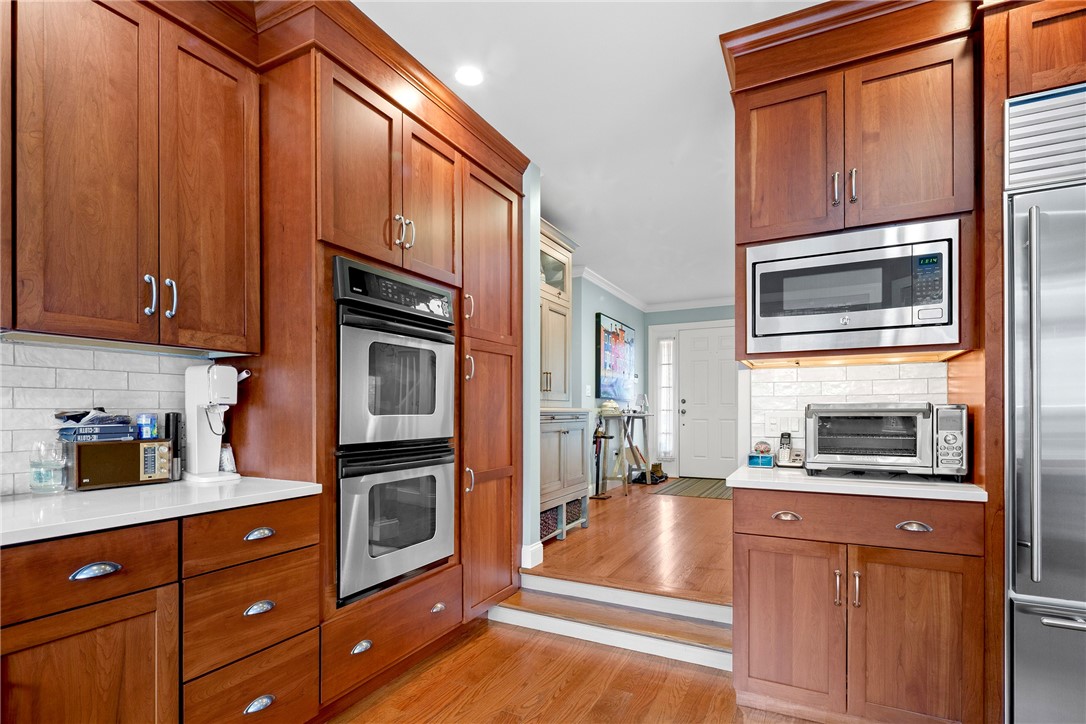 28 Pond Avenue Newport, RI 02840 - Photo 15 of 44