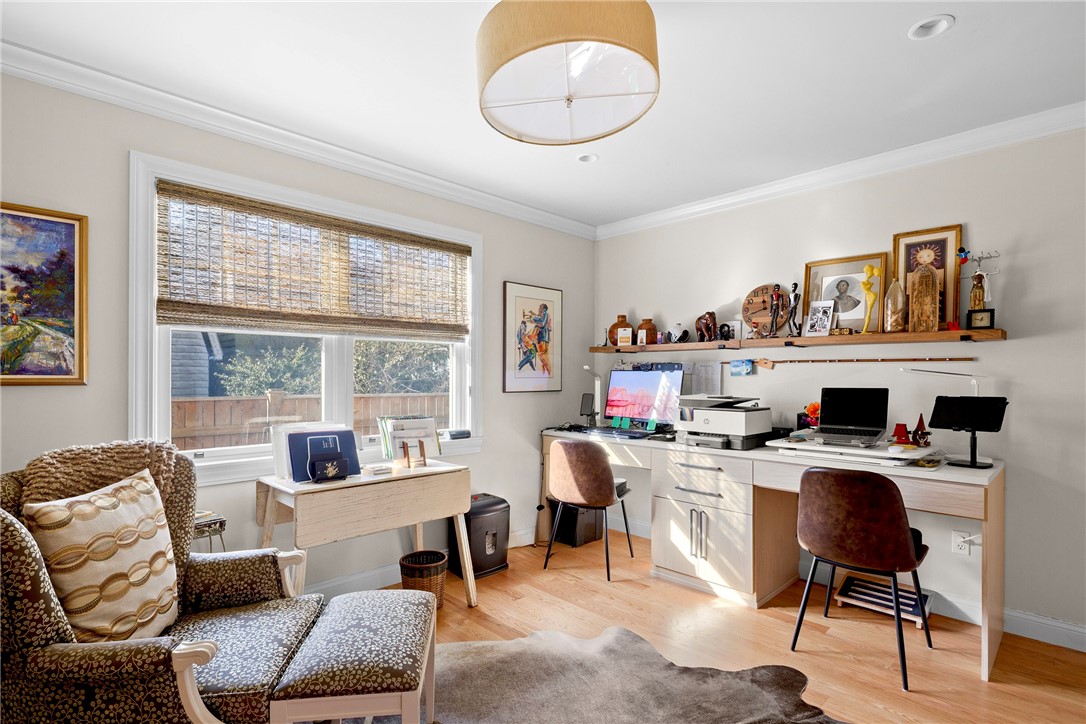 28 Pond Avenue Newport, RI 02840 - Photo 18 of 44 Handsome first floor bedroom/office with Murphy bed