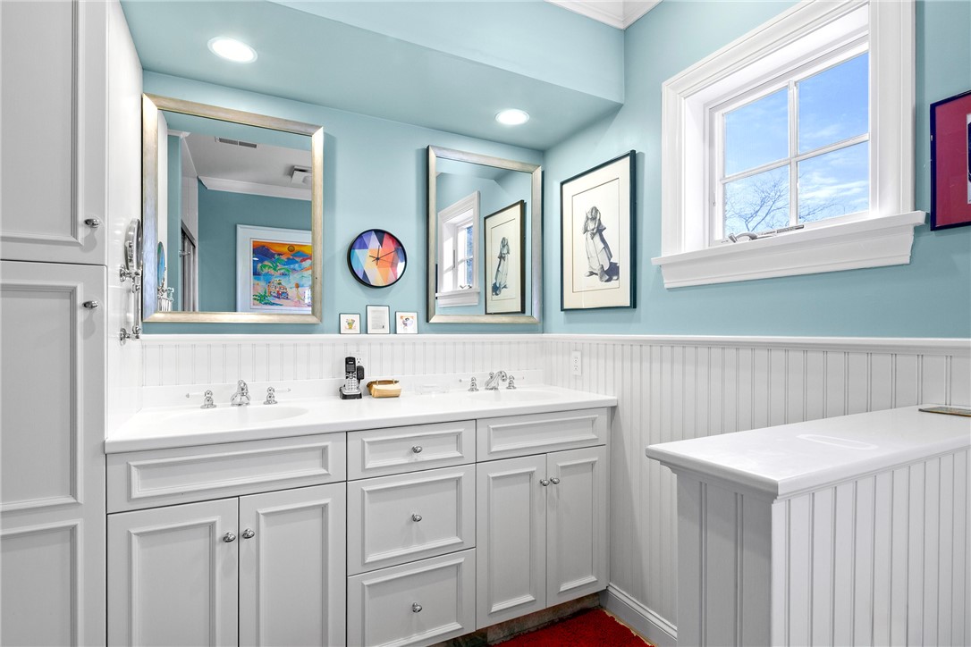 28 Pond Avenue Newport, RI 02840 - Photo 26 of 44