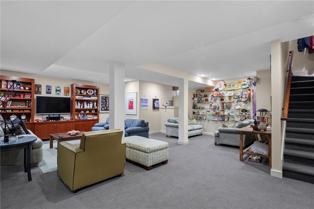 28 Pond Avenue Newport, RI 02840 - Photo 35 of 44