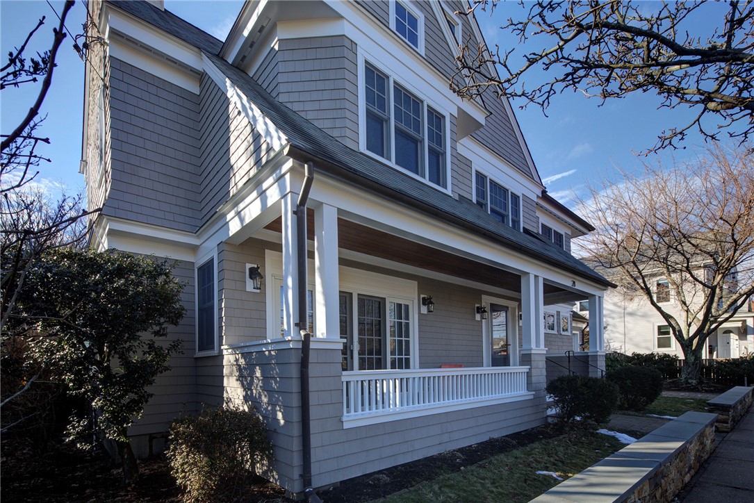 28 Pond Avenue Newport, RI 02840 - Photo 37 of 44