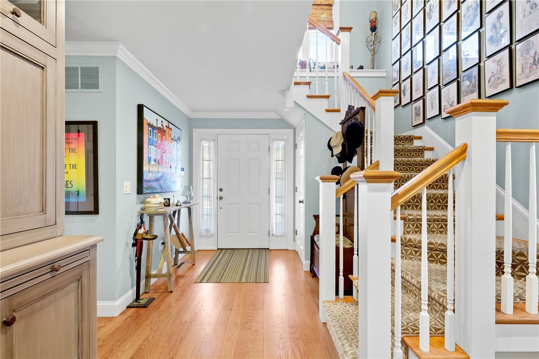 28 Pond Avenue Newport, RI 02840 - Photo 5 of 44 Entrance hall