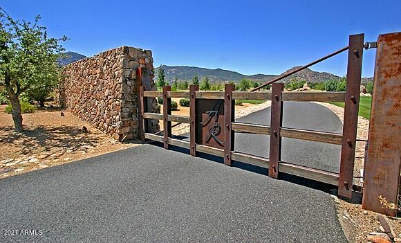 003_Gated Entrance