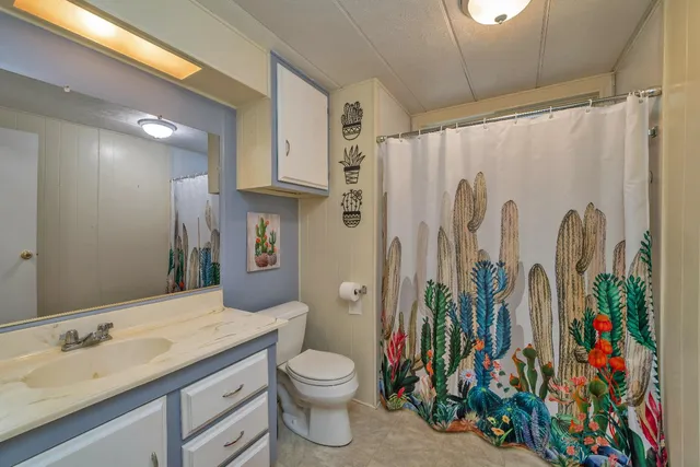 a view of walk in closet