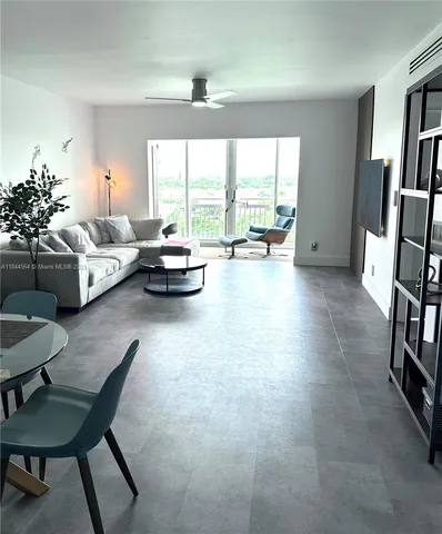 $215,000 | 4400 Hillcrest Drive, Unit 805A, Hollywood, FL 33021