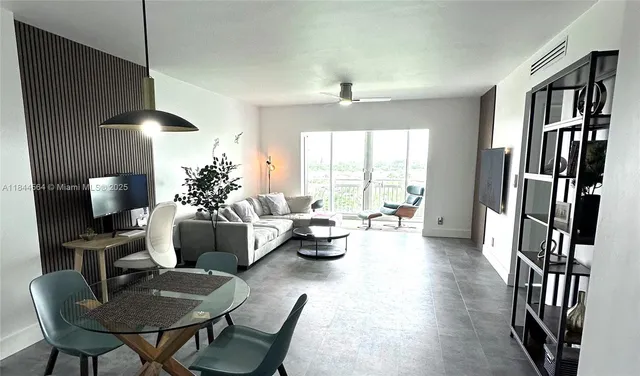 $215,000 | 4400 Hillcrest Drive, Unit 805A, Hollywood, FL 33021