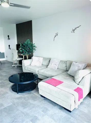 $215,000 | 4400 Hillcrest Drive, Unit 805A, Hollywood, FL 33021