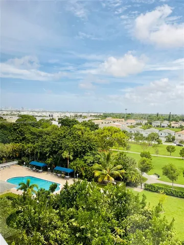 $215,000 | 4400 Hillcrest Drive, Unit 805A, Hollywood, FL 33021