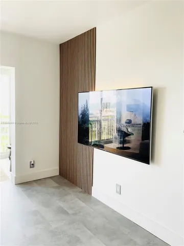 $215,000 | 4400 Hillcrest Drive, Unit 805A, Hollywood, FL 33021