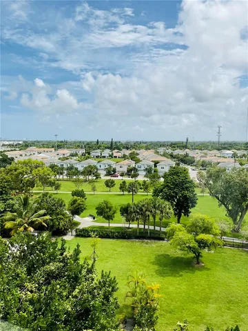 $215,000 | 4400 Hillcrest Drive, Unit 805A, Hollywood, FL 33021