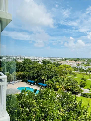 $215,000 | 4400 Hillcrest Drive, Unit 805A, Hollywood, FL 33021