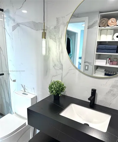 $215,000 | 4400 Hillcrest Drive, Unit 805A, Hollywood, FL 33021