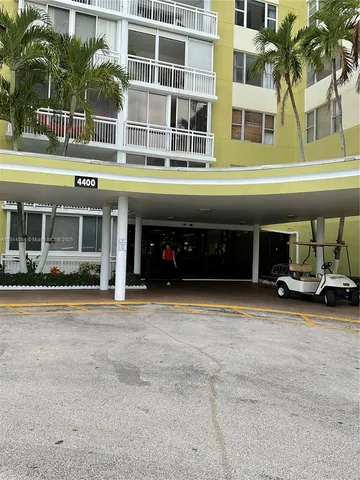 $215,000 | 4400 Hillcrest Drive, Unit 805A, Hollywood, FL 33021