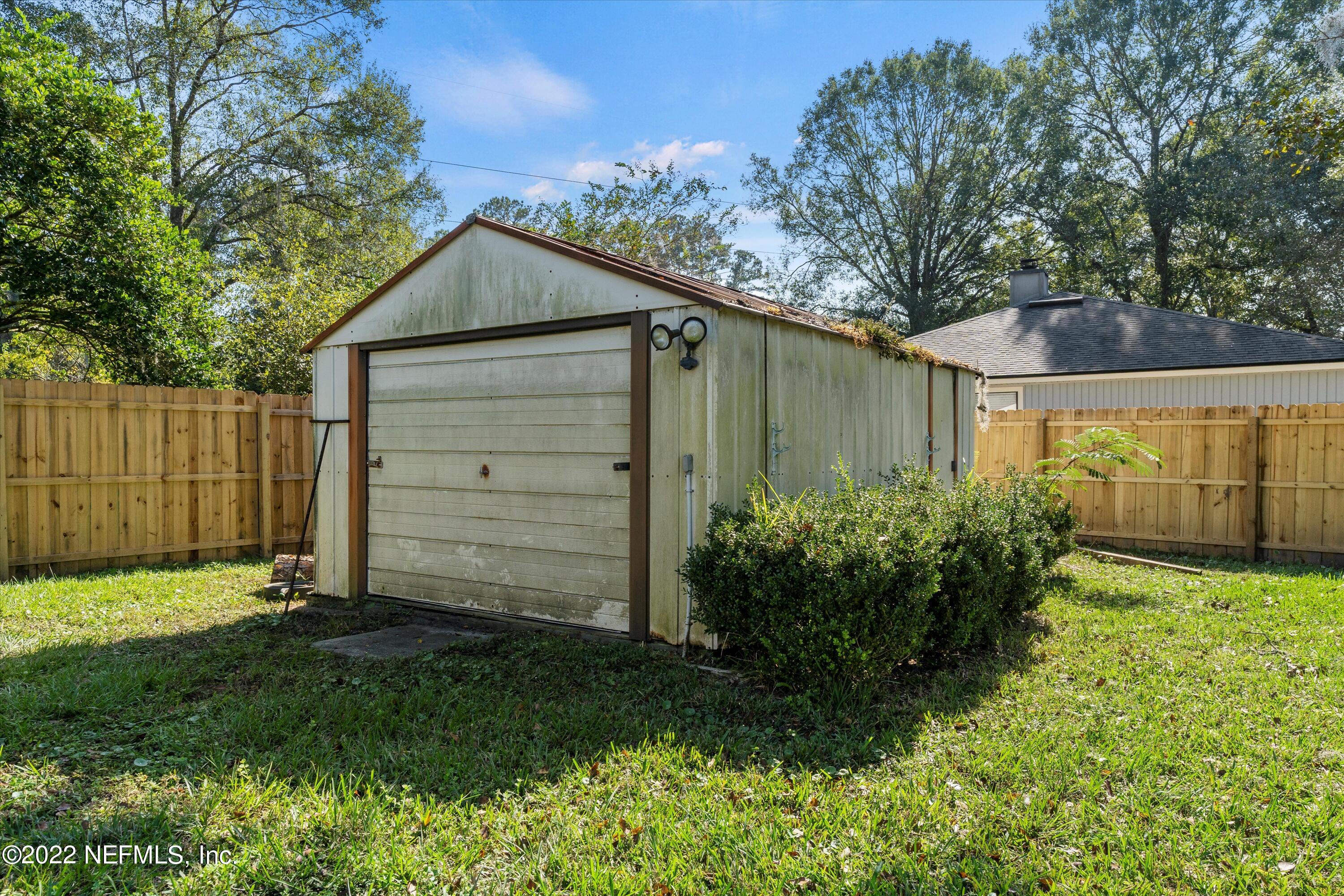 10498 Rothbury Court Jacksonville, FL 32221 - Photo 29 of 35 a view of a backyard
