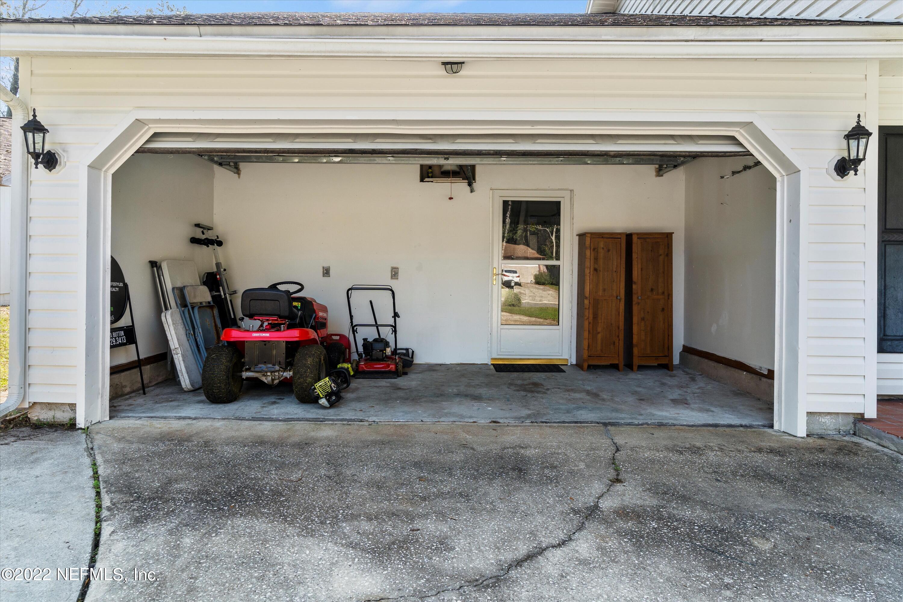 10498 Rothbury Court Jacksonville, FL 32221 - Photo 30 of 35 a view of a car garage