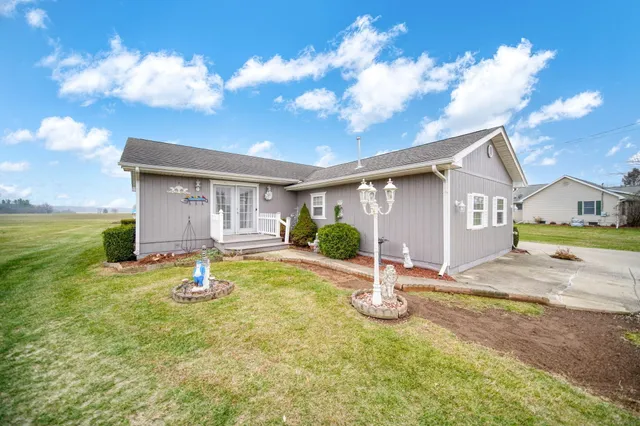 $259,000 | 14581 Glenbeigh Lane, Cement City, MI 49233