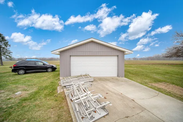 $249,900 | 14581 Glenbeigh Lane, Cement City, MI 49233