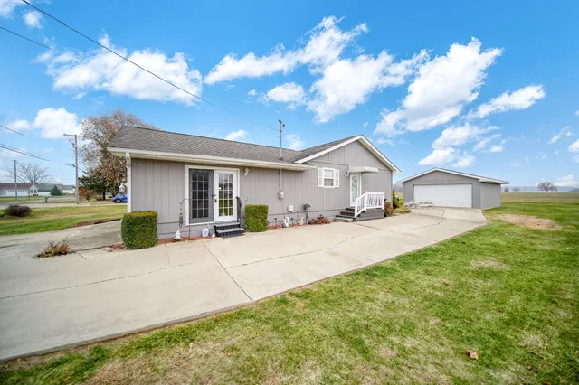 $259,000 | 14581 Glenbeigh Lane, Cement City, MI 49233