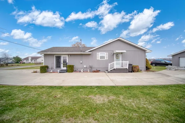 $259,000 | 14581 Glenbeigh Lane, Cement City, MI 49233