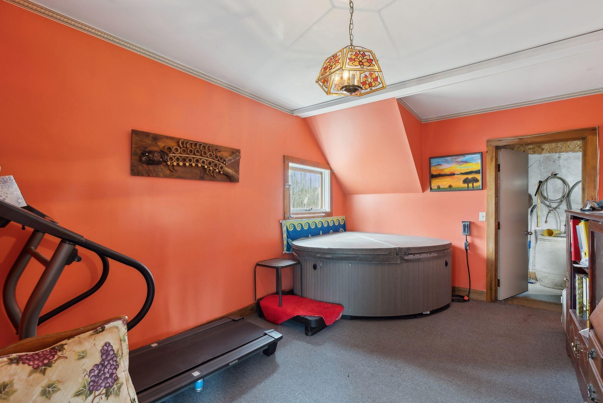 1015 River Road St. George, ME 04860 - Photo 25 of 64 Whirpool Room