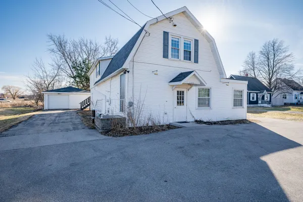 $189,900 | 2409 Omro Road, Oshkosh, WI 54904