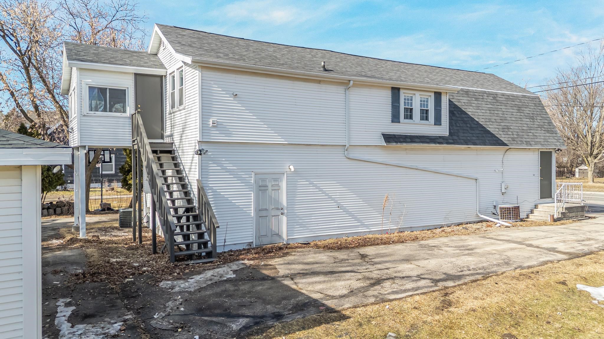 2409 Omro Road Oshkosh, WI 54904 - Photo 19 of 25