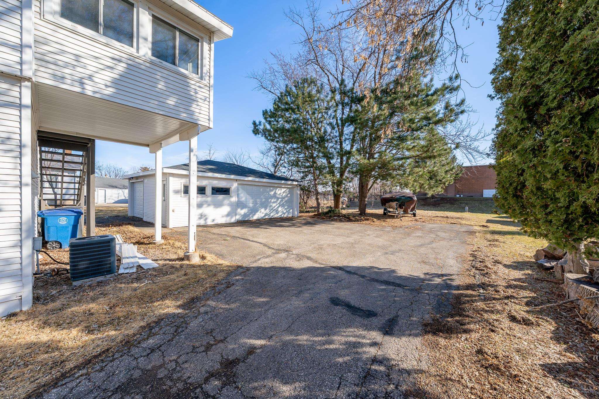 2409 Omro Road Oshkosh, WI 54904 - Photo 4 of 25
