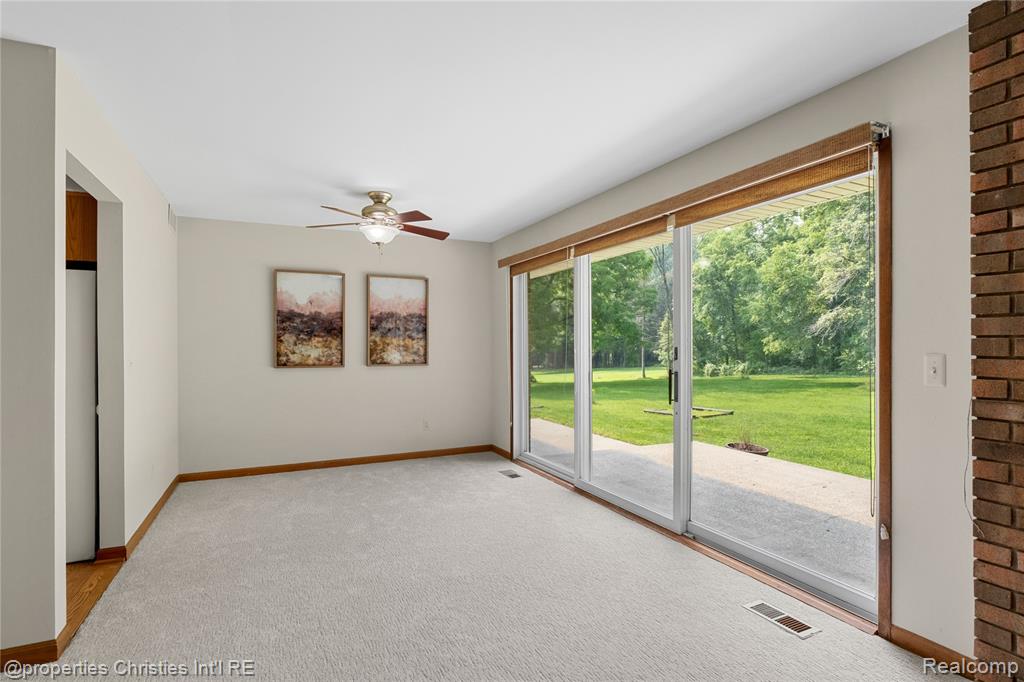 13725 Randy Lane Milford, MI 48380 - Photo 8 of 49 Gallery Image 8