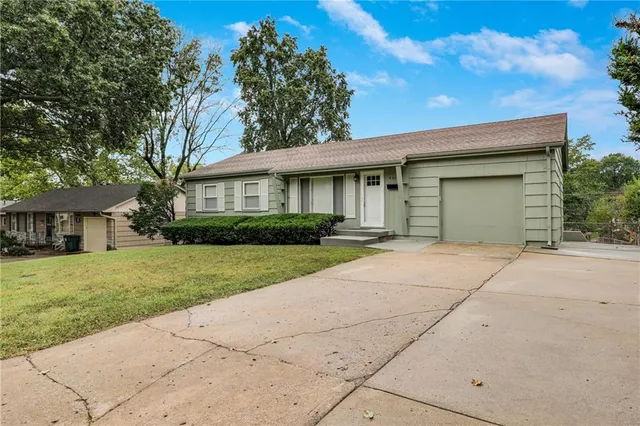 $224,900 | 4512 South Grand Avenue, Independence, MO 64055