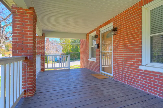 $1,995 | 2502 Alberta Avenue Southwest, Roanoke, VA 24015