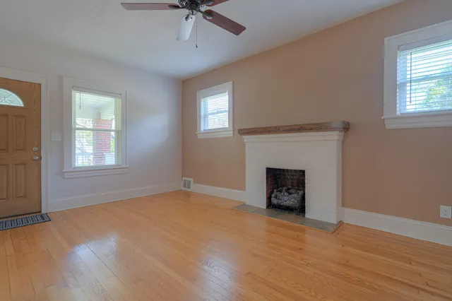 $1,995 | 2502 Alberta Avenue Southwest, Roanoke, VA 24015