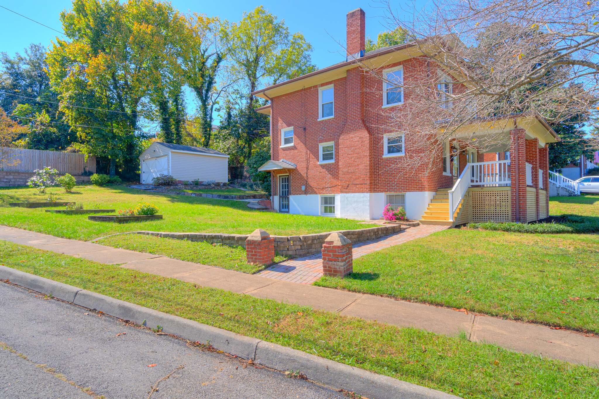 2502 Alberta Avenue Southwest Roanoke, VA 24015 - Photo 3 of 53 2502_Alberta_Web-3