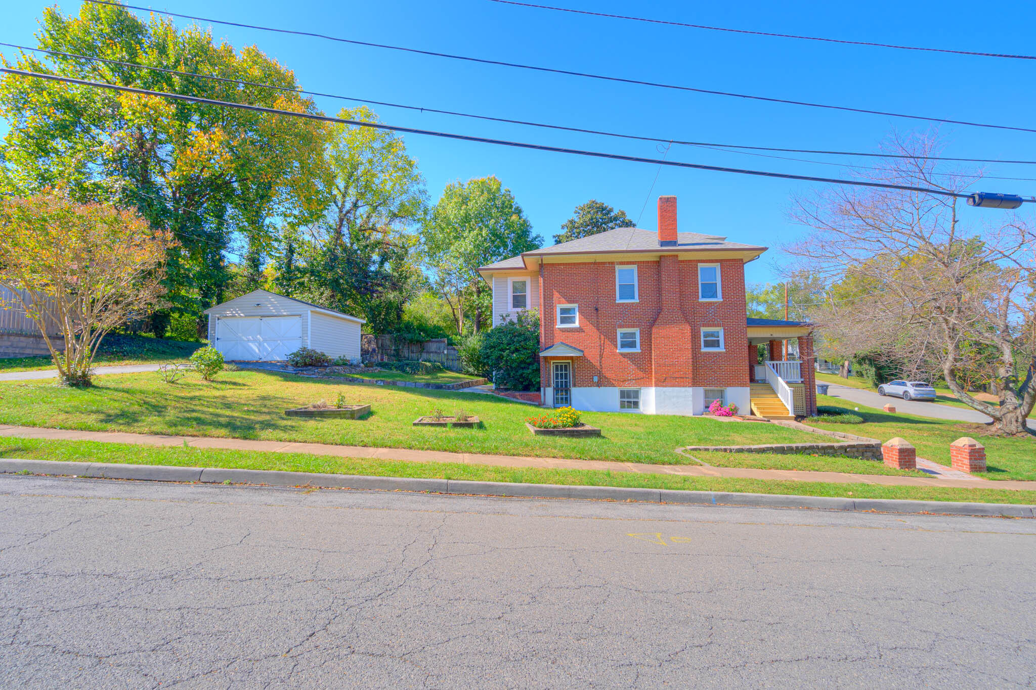 2502 Alberta Avenue Southwest Roanoke, VA 24015 - Photo 4 of 53 2502_Alberta_Web-4