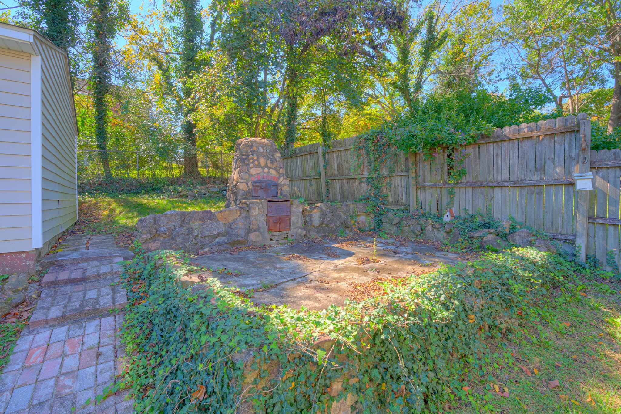 2502 Alberta Avenue Southwest Roanoke, VA 24015 - Photo 10 of 53 2502_Alberta_Web-10