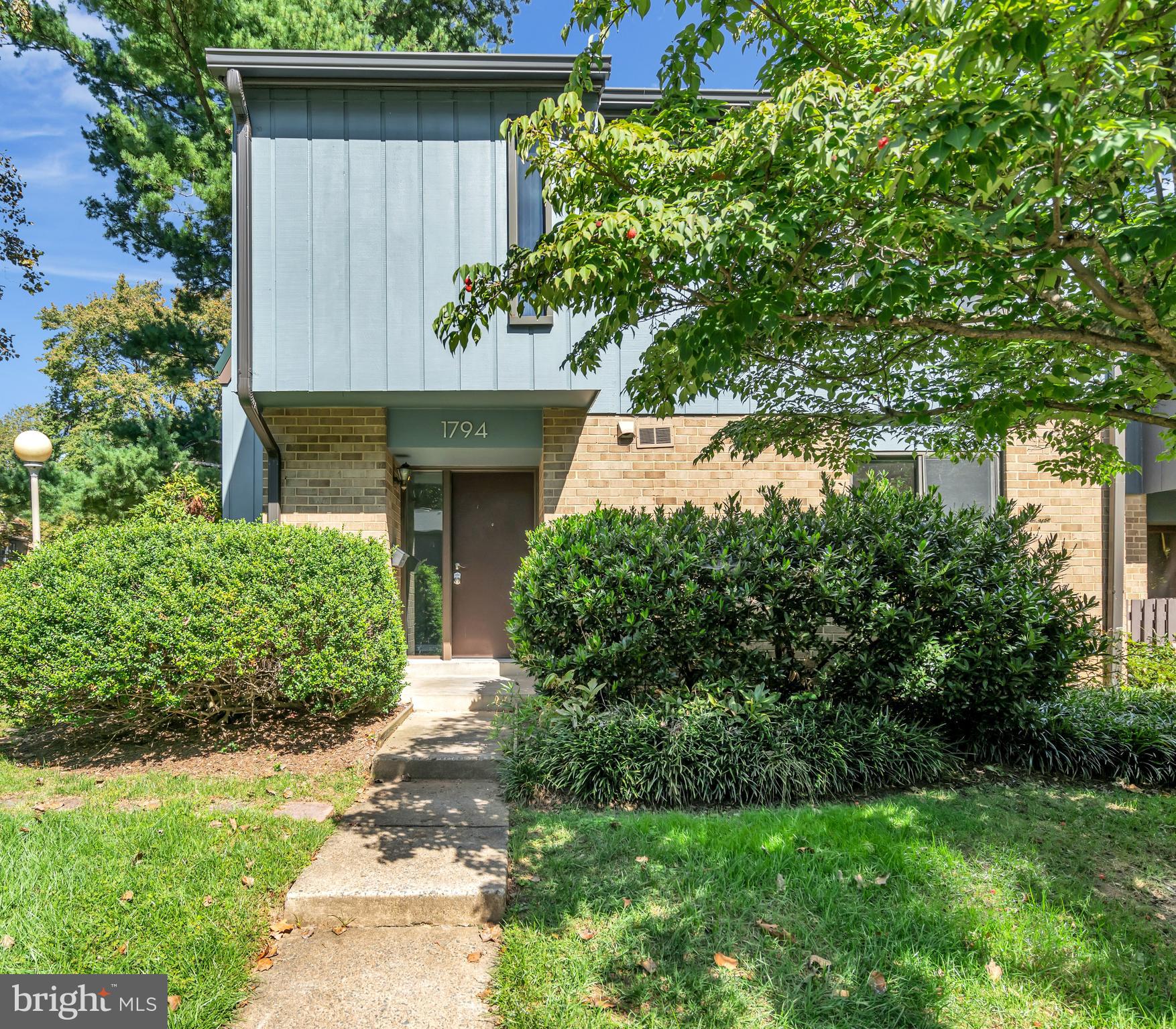 1794 Ivy Oak Square Reston, VA 20190 - Photo 2 of 30 Front of Home with Curb Appeal!