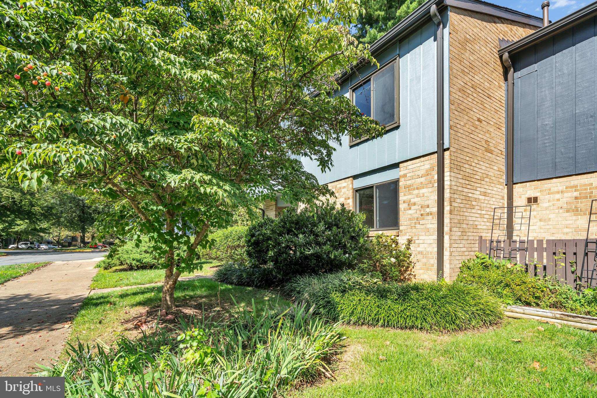 1794 Ivy Oak Square Reston, VA 20190 - Photo 5 of 30 Front of Home with Curb Appeal!