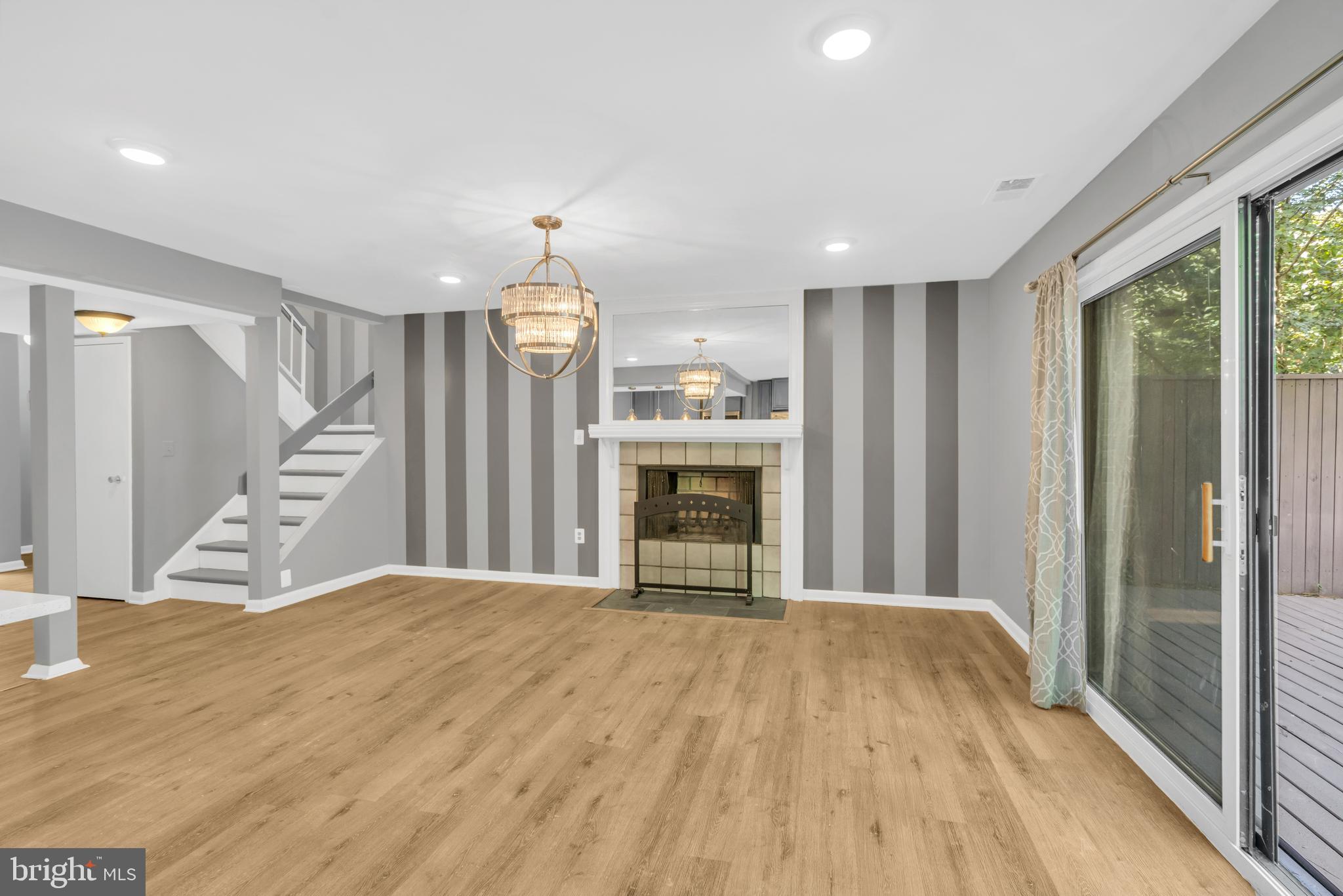 1794 Ivy Oak Square Reston, VA 20190 - Photo 7 of 30 Stunning & Cozy Open Concept Family Room!