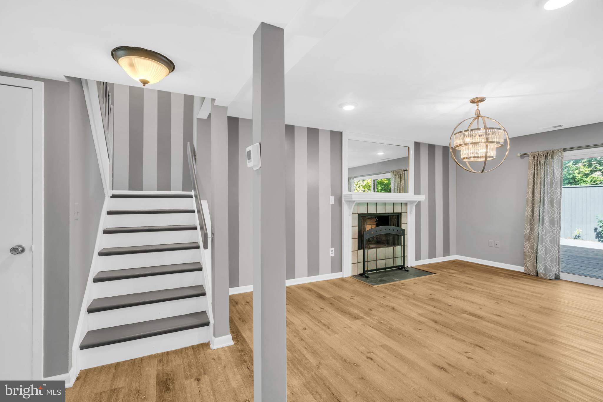 1794 Ivy Oak Square Reston, VA 20190 - Photo 8 of 30 Stunning & Cozy Open Concept Family Room!