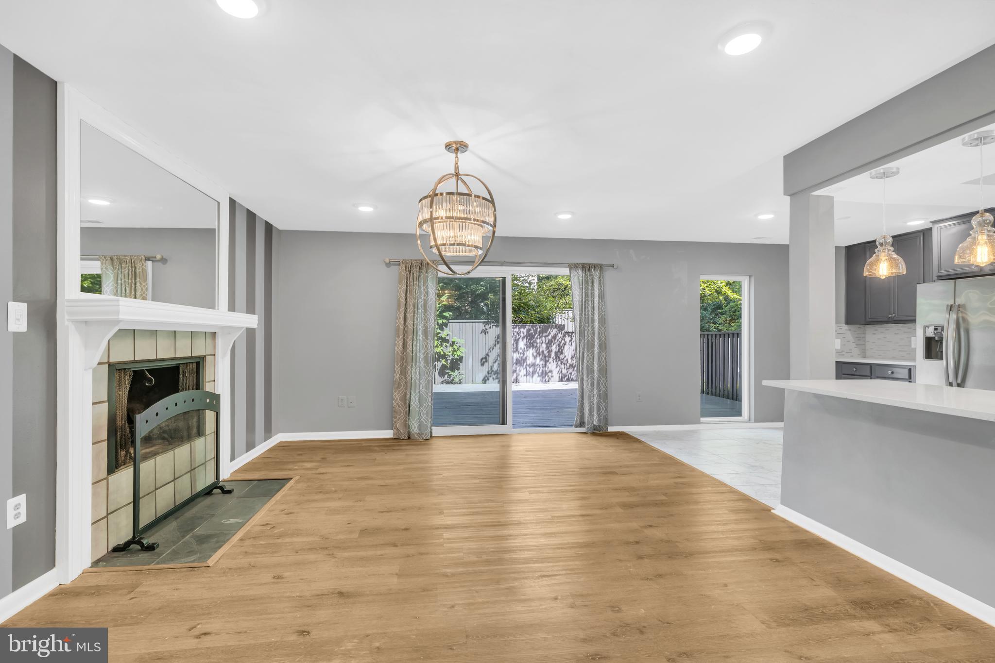 1794 Ivy Oak Square Reston, VA 20190 - Photo 9 of 30 Stunning & Cozy Open Concept Family Room!