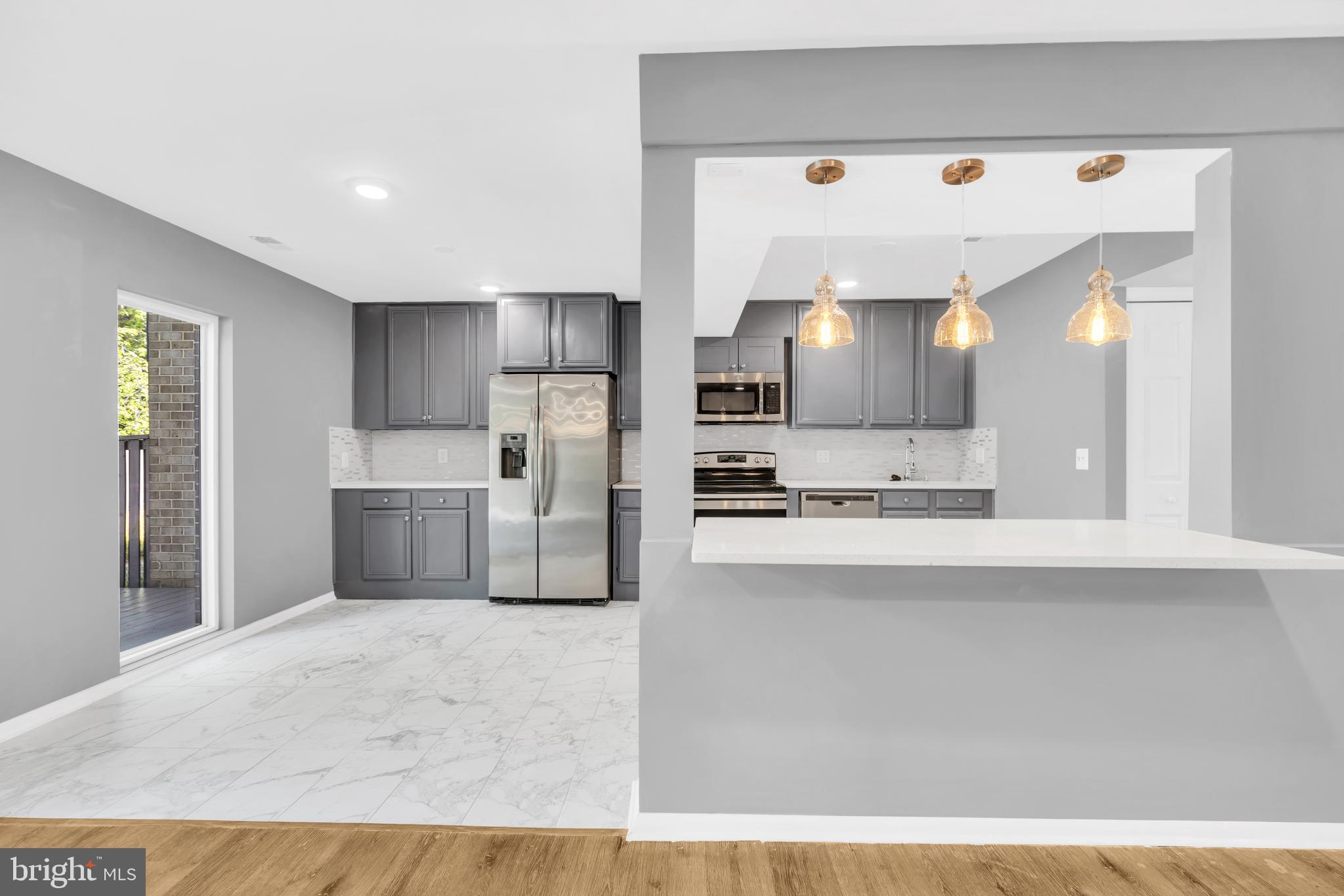 1794 Ivy Oak Square Reston, VA 20190 - Photo 10 of 30 Stunning & Cozy Open Concept Family Room!