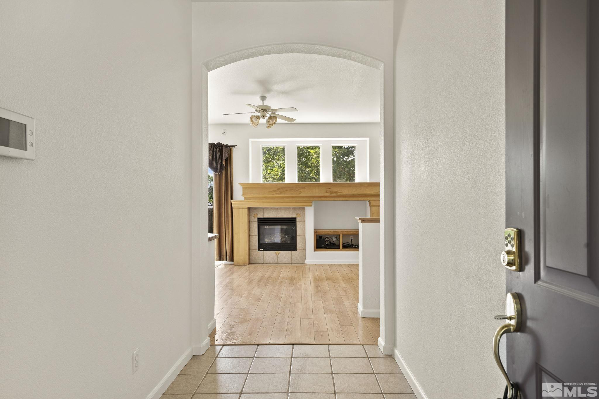 1442 Wessex Circle Reno, NV 89503 - Photo 4 of 32 a view of a livingroom with a fireplace